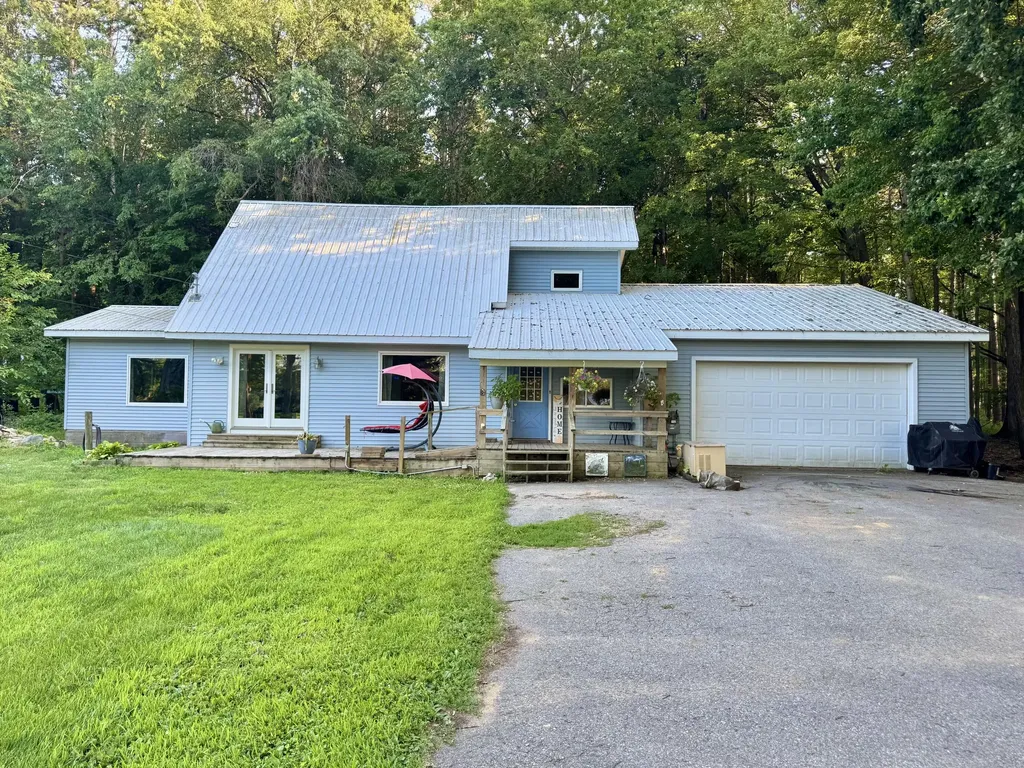 9462 E Colby Road Crystal Township MI 48818