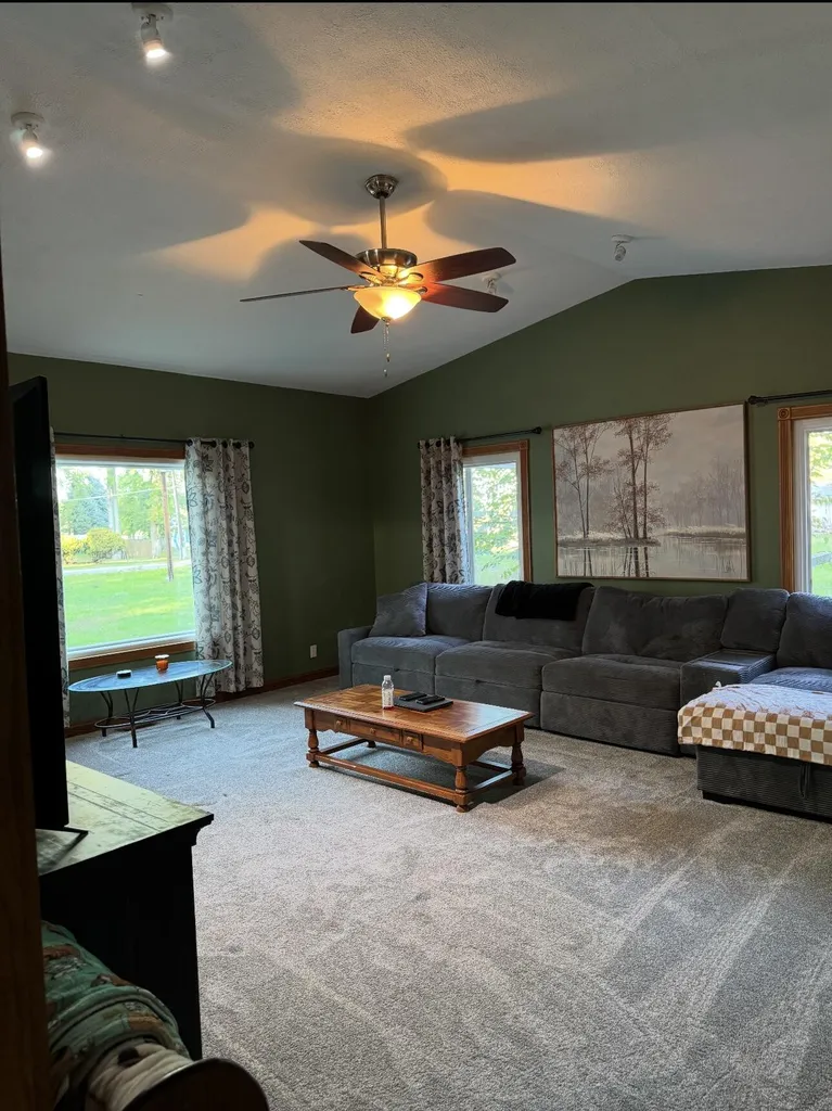 9462 E Colby Road Crystal Township MI 48818