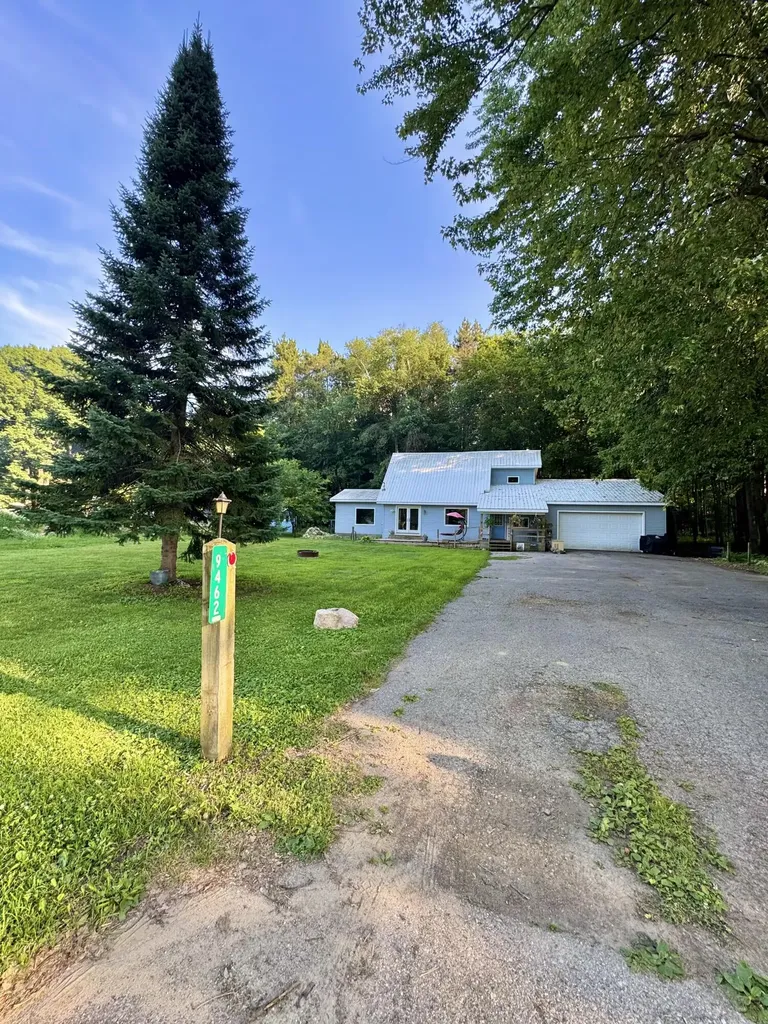 9462 E Colby Road Crystal Township MI 48818
