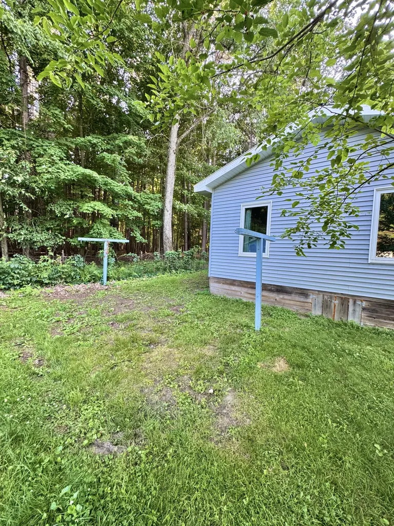 9462 E Colby Road Crystal Township MI 48818