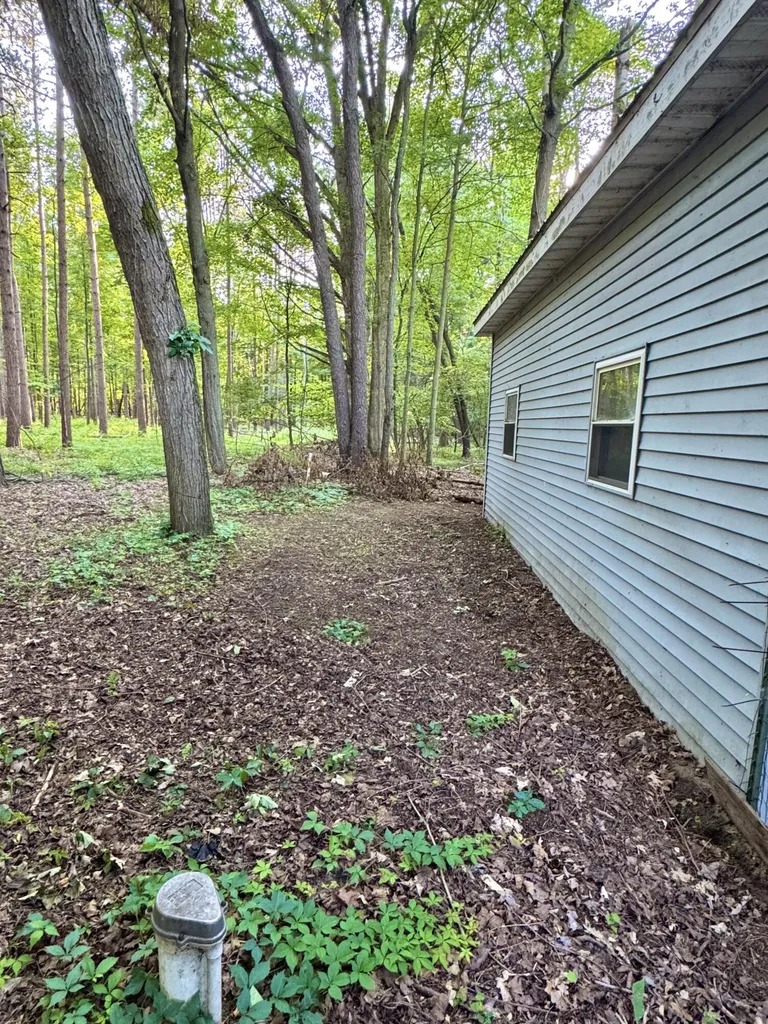 9462 E Colby Road Crystal Township MI 48818