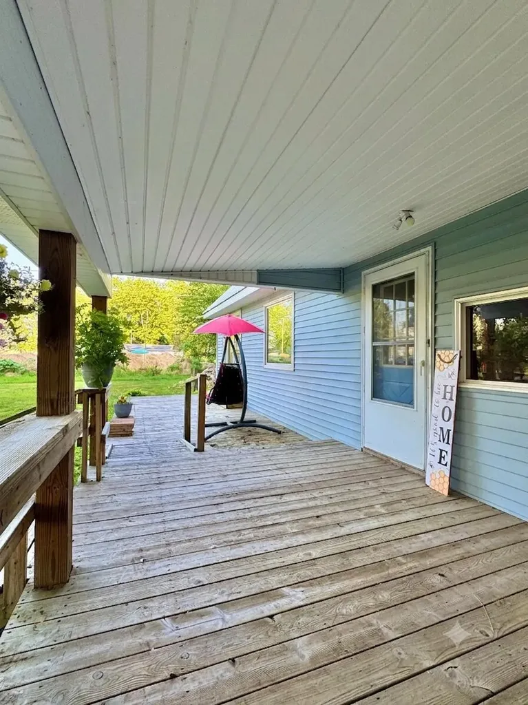 9462 E Colby Road Crystal Township MI 48818