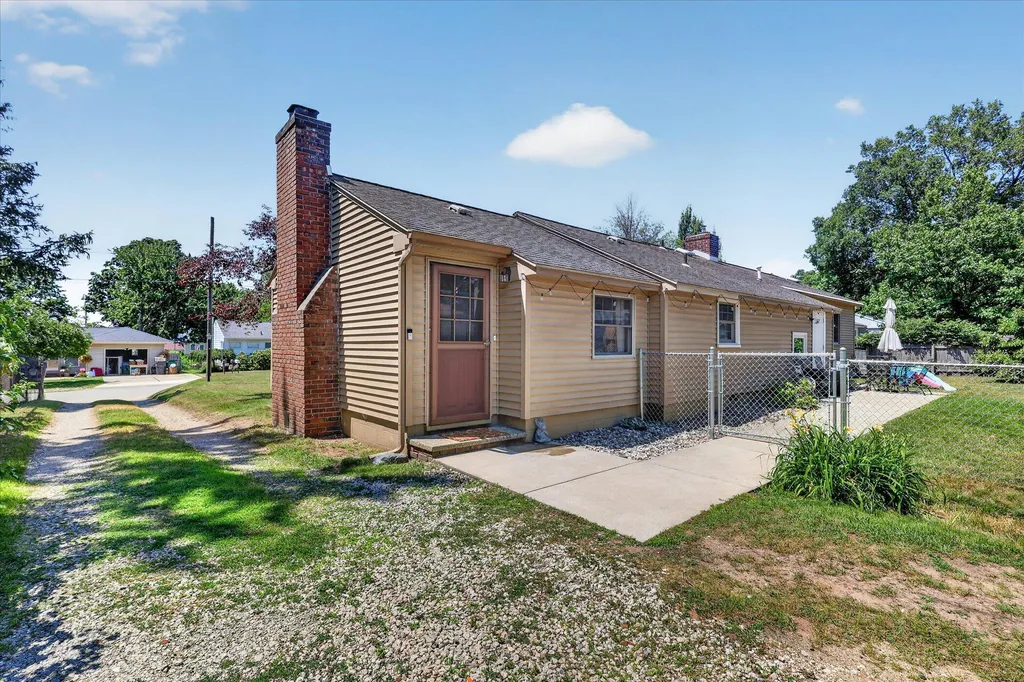 236 Mcconnell Avenue North Muskegon City MI 49445