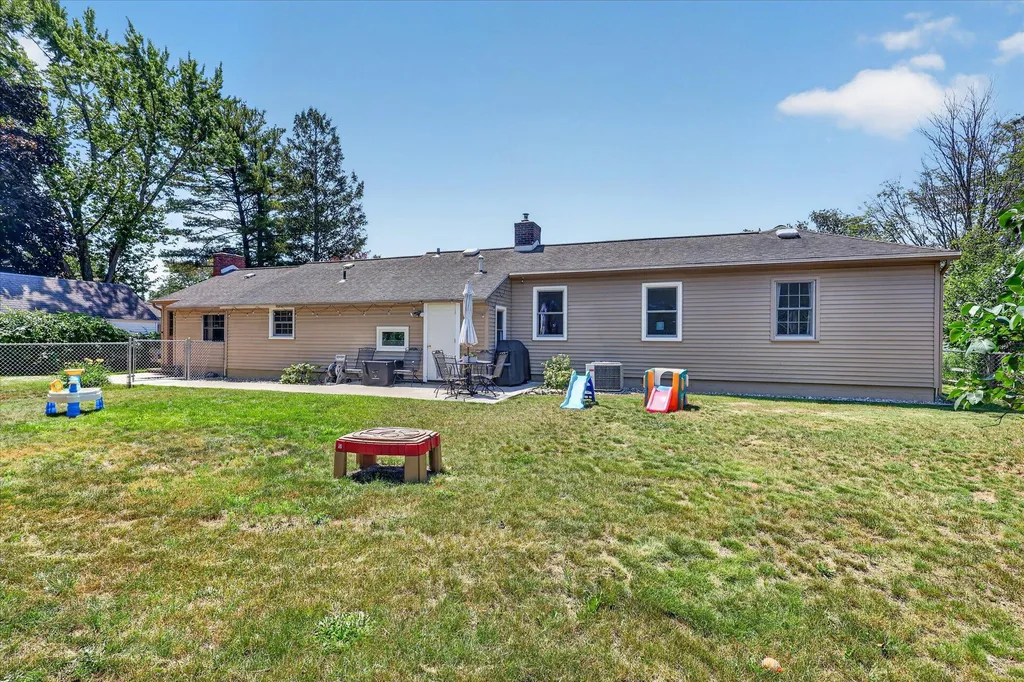 236 Mcconnell Avenue North Muskegon City MI 49445