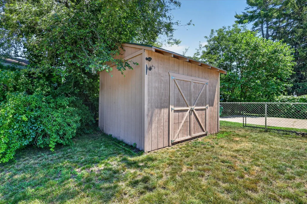 236 Mcconnell Avenue North Muskegon City MI 49445