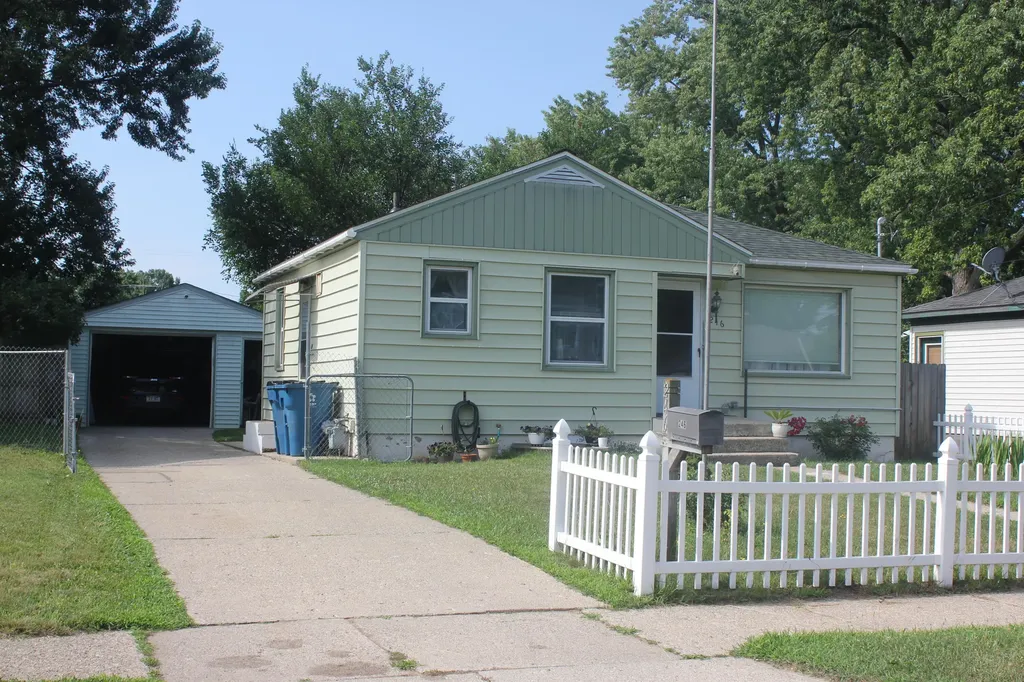 246 Maplelawn Street SW Wyoming City MI 49548
