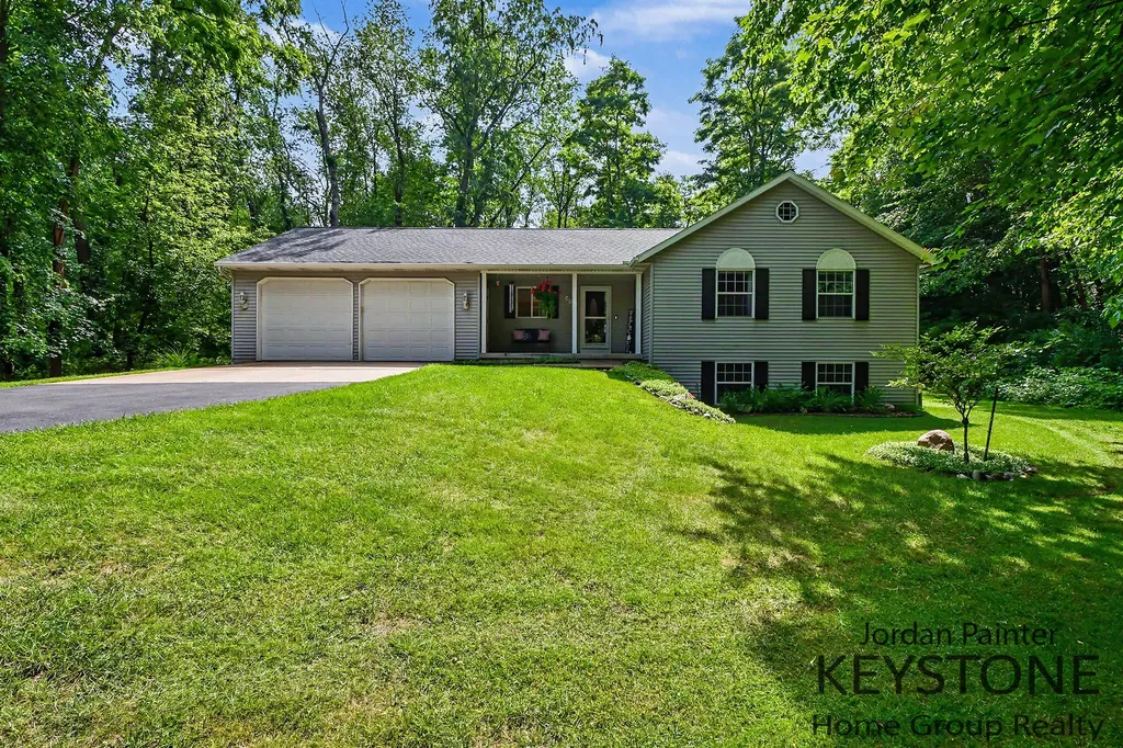 58 Sagamore Trail SE Vergennes Township MI 49331