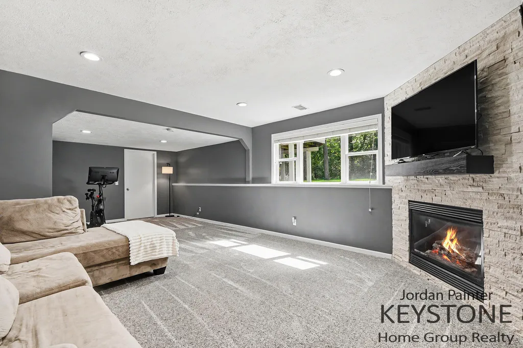 58 Sagamore Trail SE Vergennes Township MI 49331