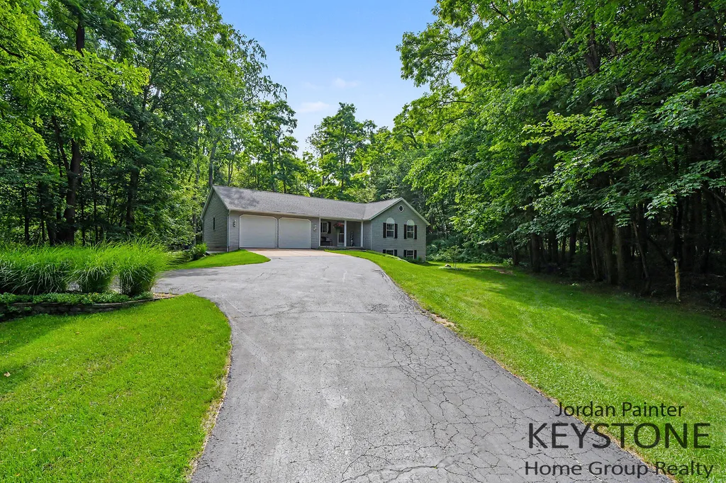 58 Sagamore Trail SE Vergennes Township MI 49331