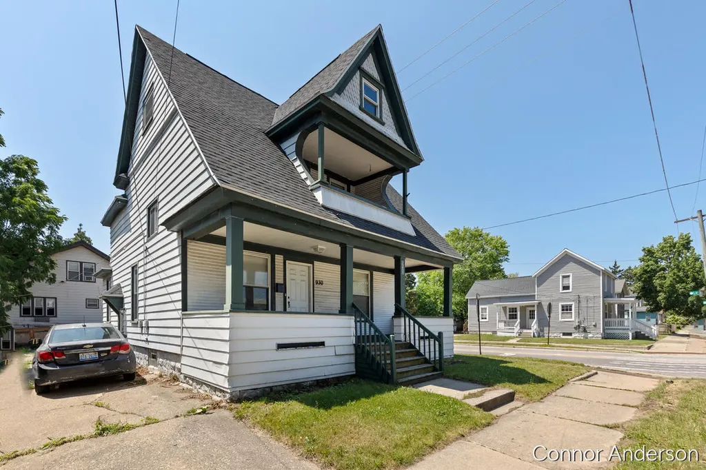 930 1st Street NW Grand Rapids City MI 49504