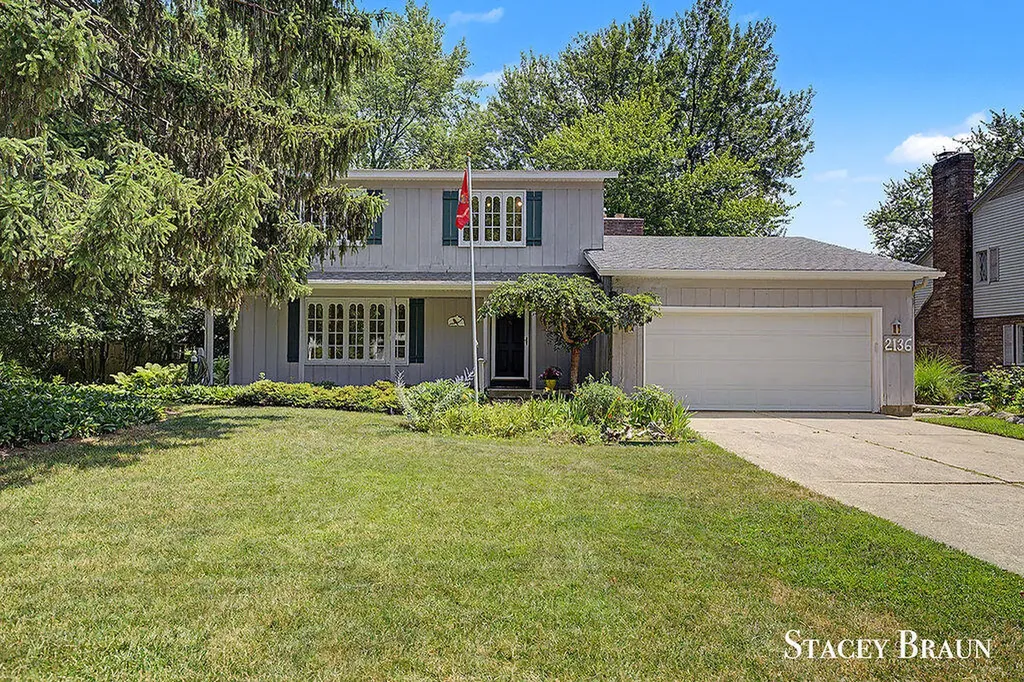 2136 Rolling Hills Drive SE Grand Rapids City MI 49546