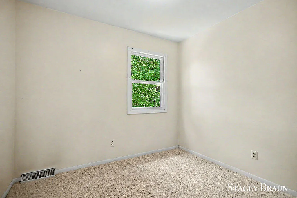 2136 Rolling Hills Drive SE Grand Rapids City MI 49546