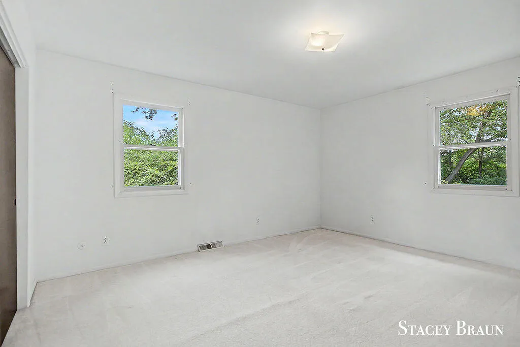2136 Rolling Hills Drive SE Grand Rapids City MI 49546