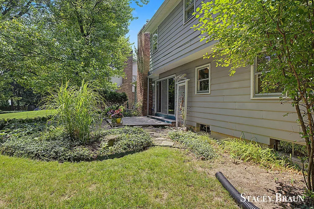 2136 Rolling Hills Drive SE Grand Rapids City MI 49546