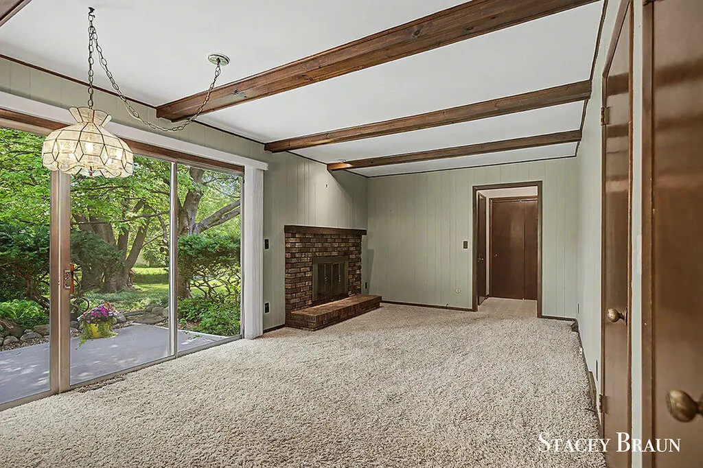 2136 Rolling Hills Drive SE Grand Rapids City MI 49546