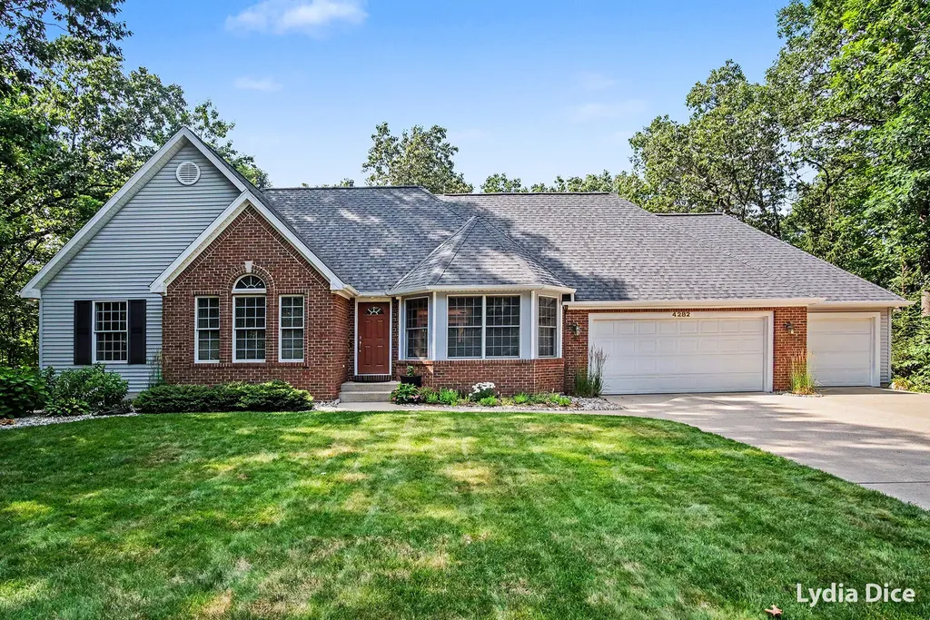 4282 Knapp Valley Court NE Grand Rapids Charter Township MI 49525