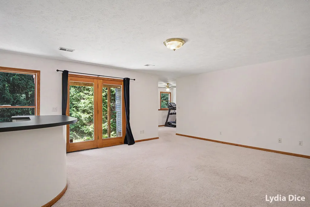4282 Knapp Valley Court NE Grand Rapids Charter Township MI 49525