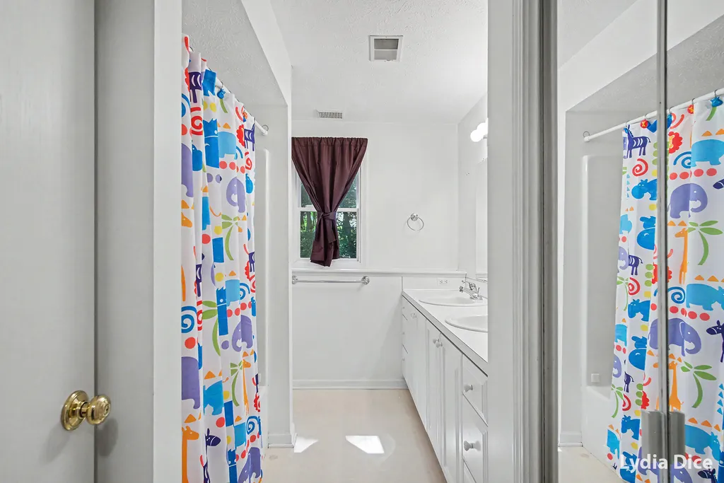 4282 Knapp Valley Court NE Grand Rapids Charter Township MI 49525
