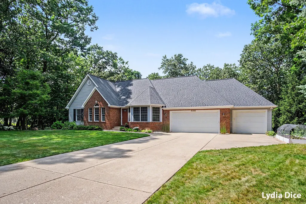 4282 Knapp Valley Court NE Grand Rapids Charter Township MI 49525