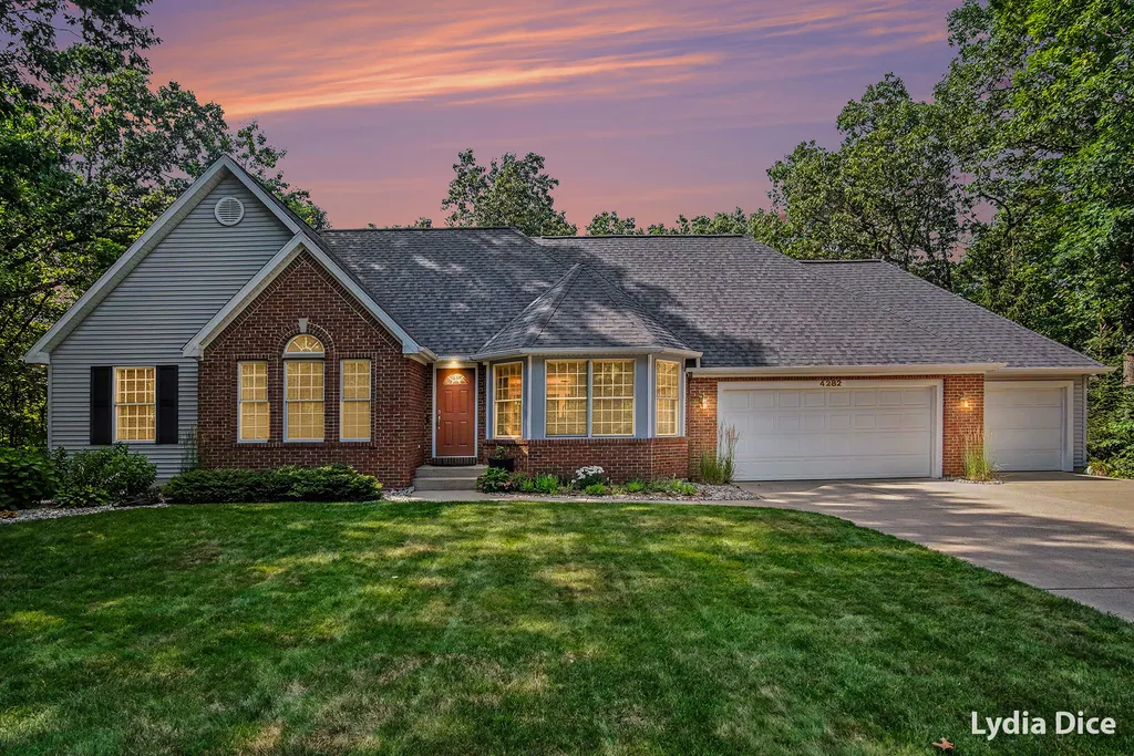 4282 Knapp Valley Court NE Grand Rapids Charter Township MI 49525