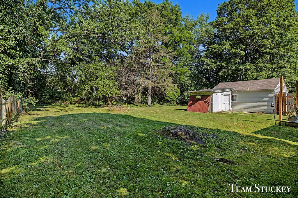 1125 Kusterer Drive NW Walker City MI 49534