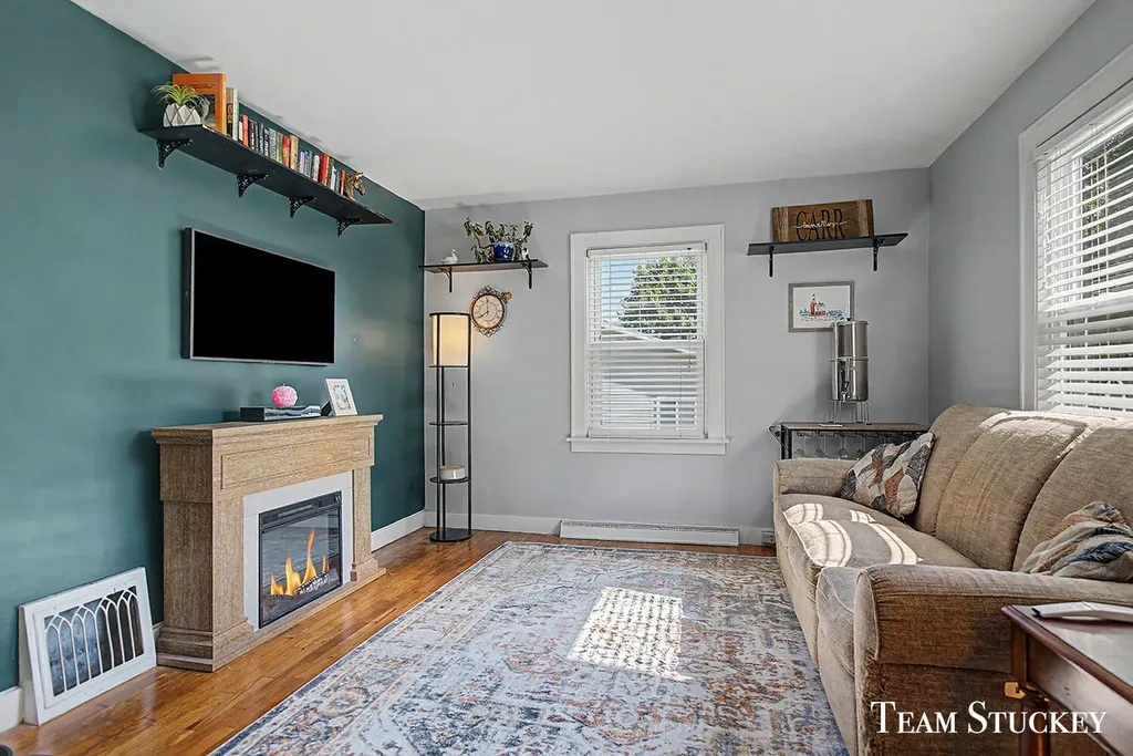 1125 Kusterer Drive NW Walker City MI 49534