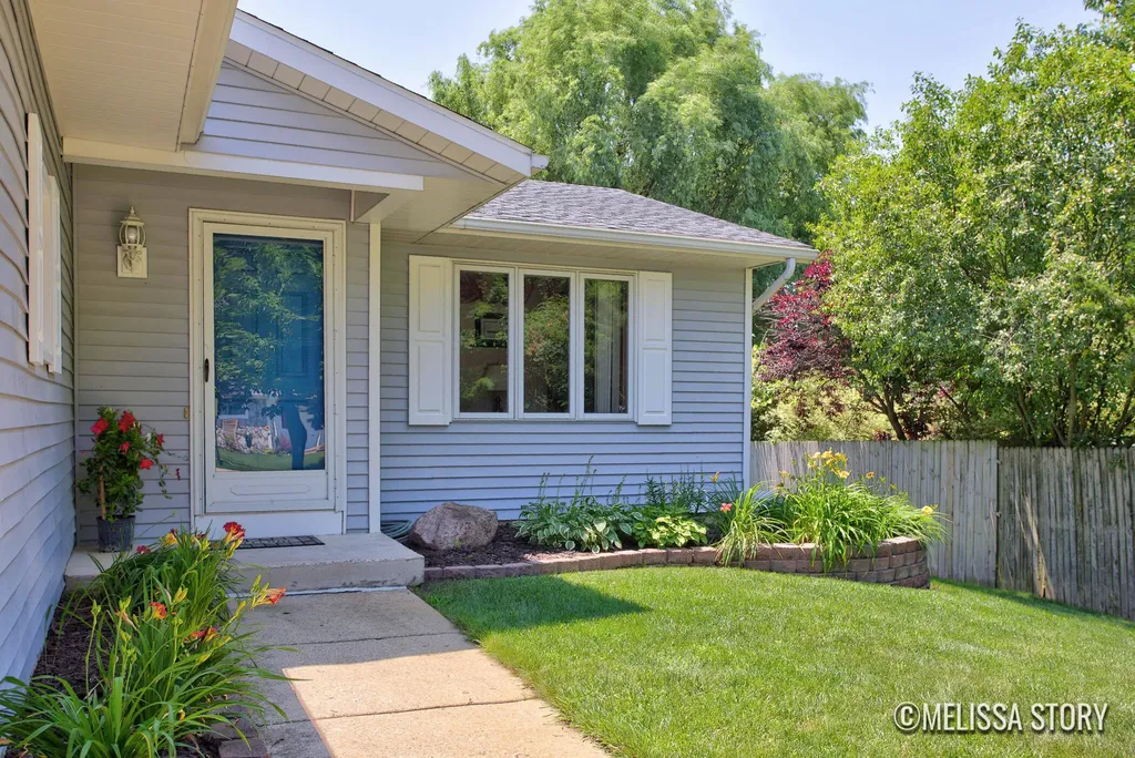 2714 Olivia Street NW Grand Rapids City MI 49504