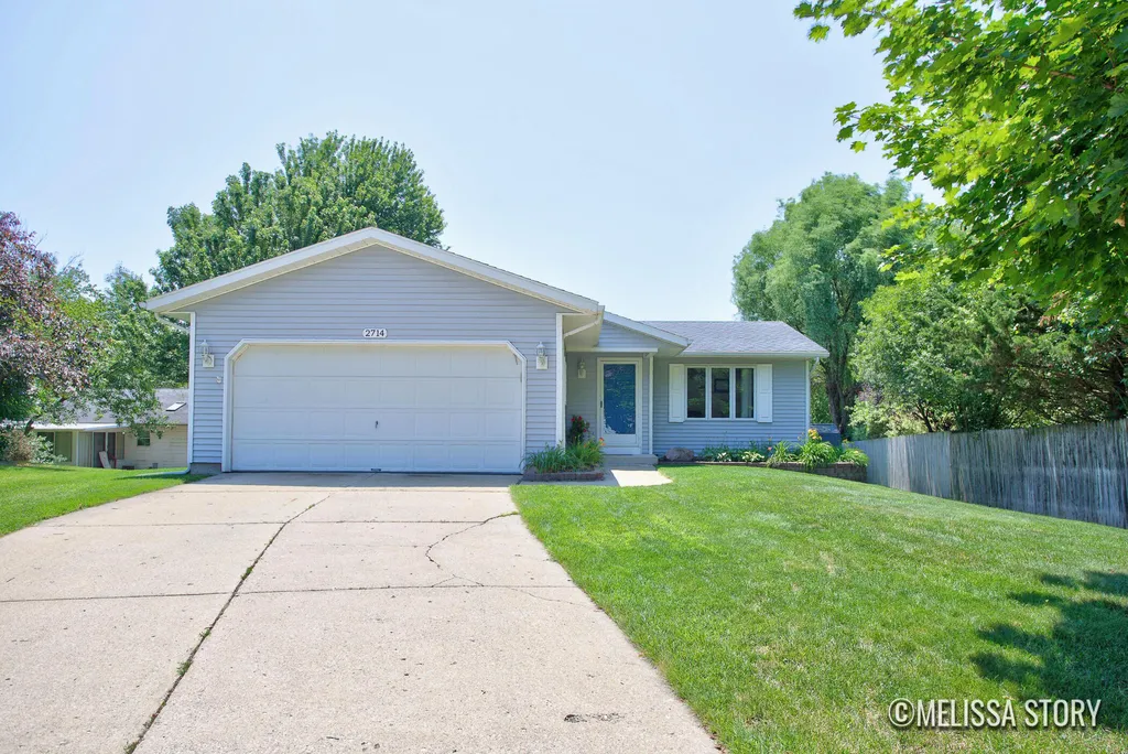 2714 Olivia Street NW Grand Rapids City MI 49504