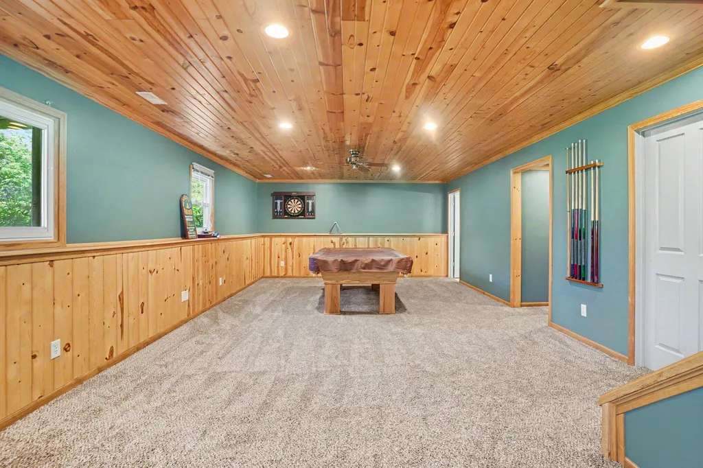 641 Ridgefield Drive Coopersville City MI 49404