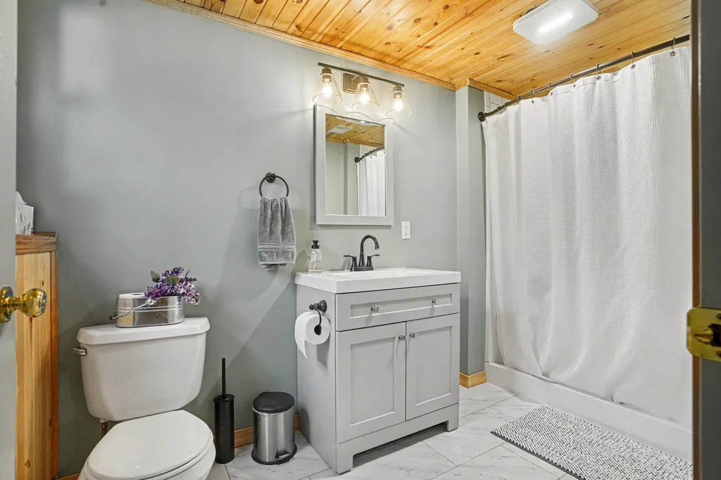 641 Ridgefield Drive Coopersville City MI 49404