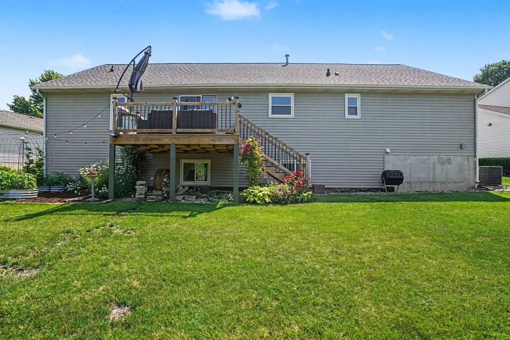 641 Ridgefield Drive Coopersville City MI 49404