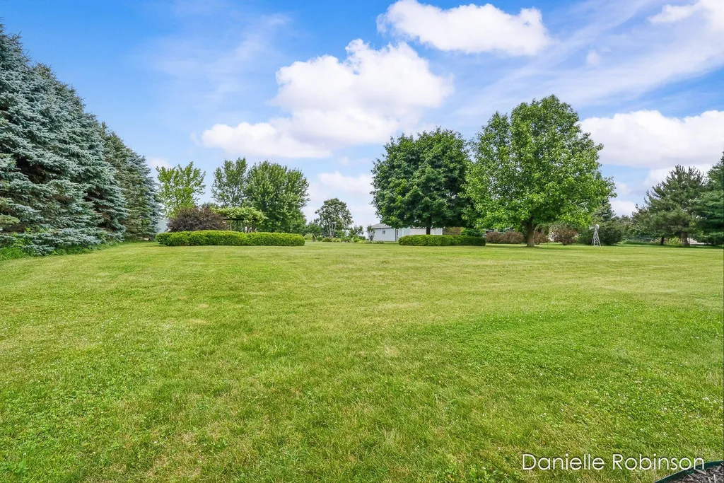 6829 12 Mile Road NE Courtland Township MI 49341