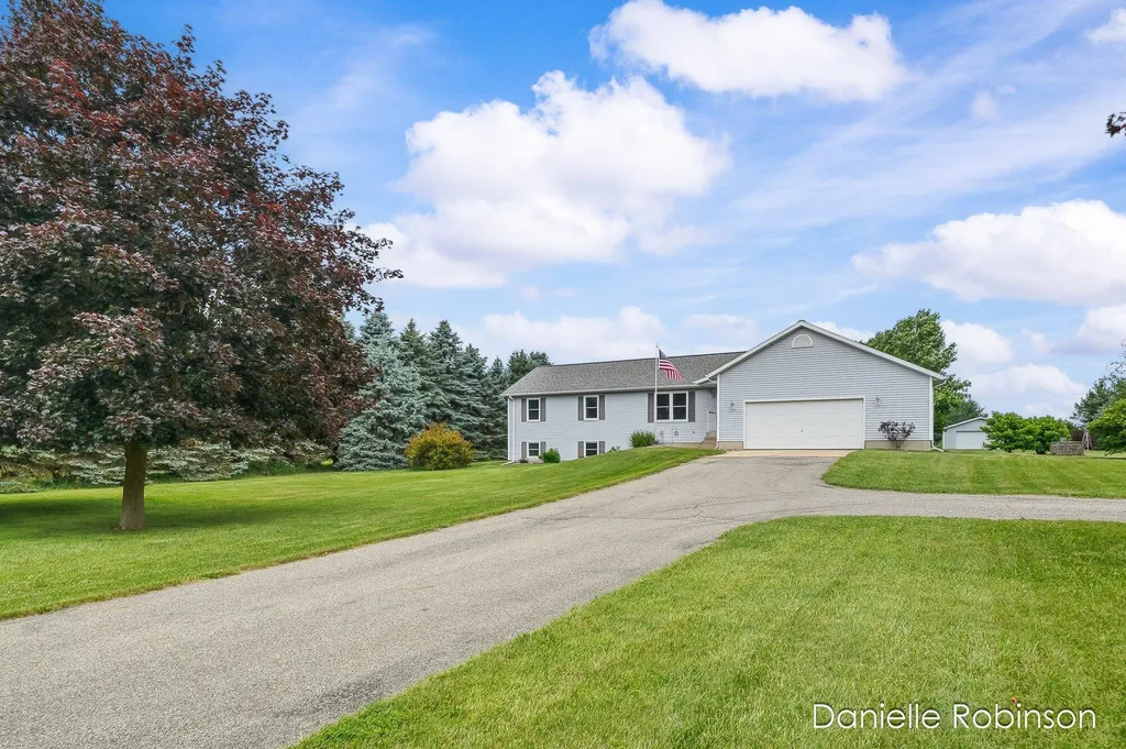 6829 12 Mile Road NE Courtland Township MI 49341