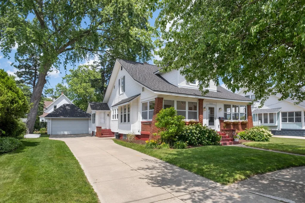 3843 Superior Street SW Grandville City MI 49418