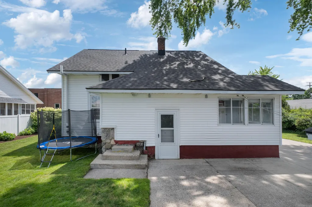 3843 Superior Street SW Grandville City MI 49418