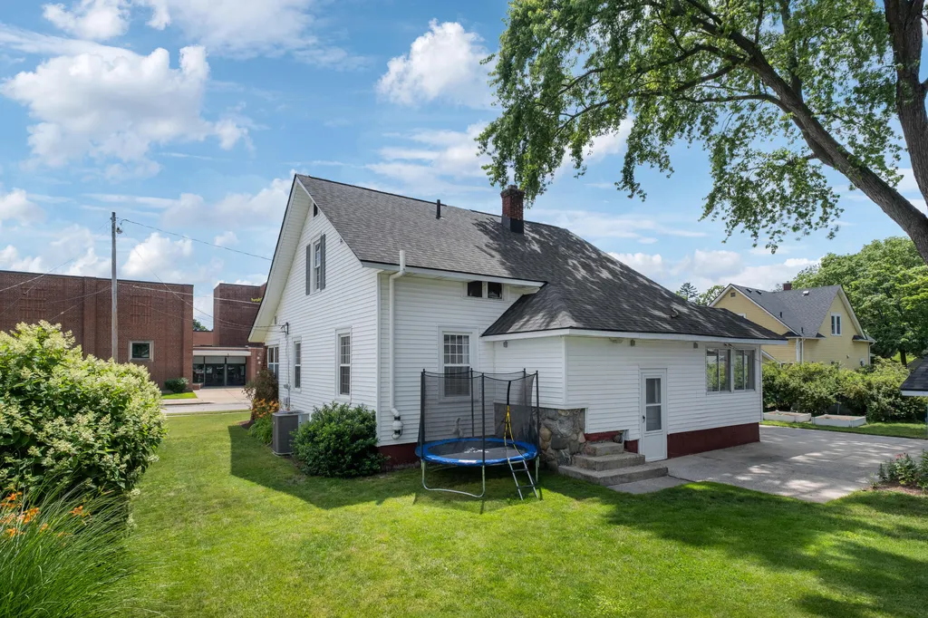 3843 Superior Street SW Grandville City MI 49418