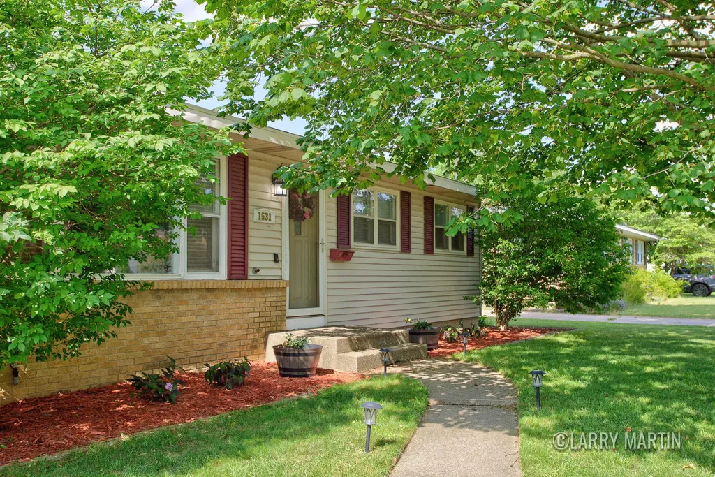 1531 32nd Street SW Wyoming City MI 49509