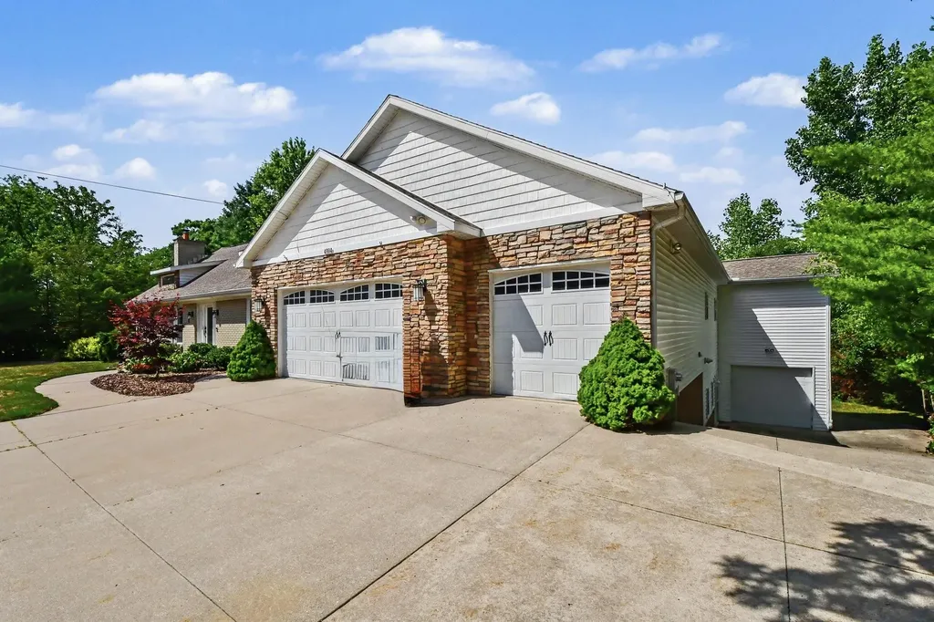 4994 Bluff Drive NE Plainfield Charter Township MI 49525