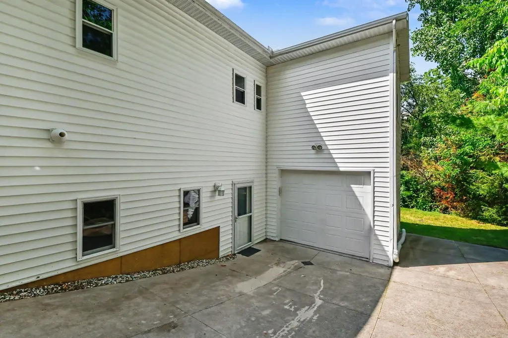 4994 Bluff Drive NE Plainfield Charter Township MI 49525