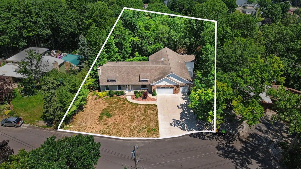 4994 Bluff Drive NE Plainfield Charter Township MI 49525