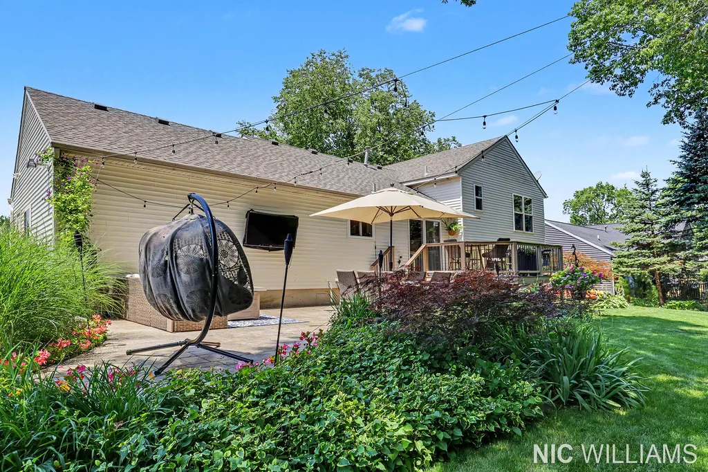 4700 Paramount Drive NE Plainfield Charter Township MI 49525