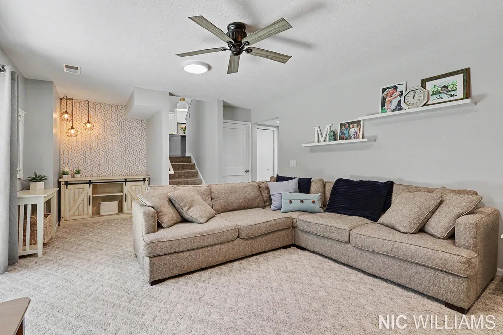 4700 Paramount Drive NE Plainfield Charter Township MI 49525