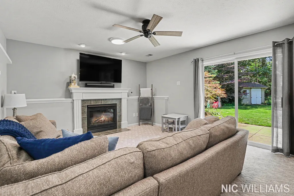 4700 Paramount Drive NE Plainfield Charter Township MI 49525