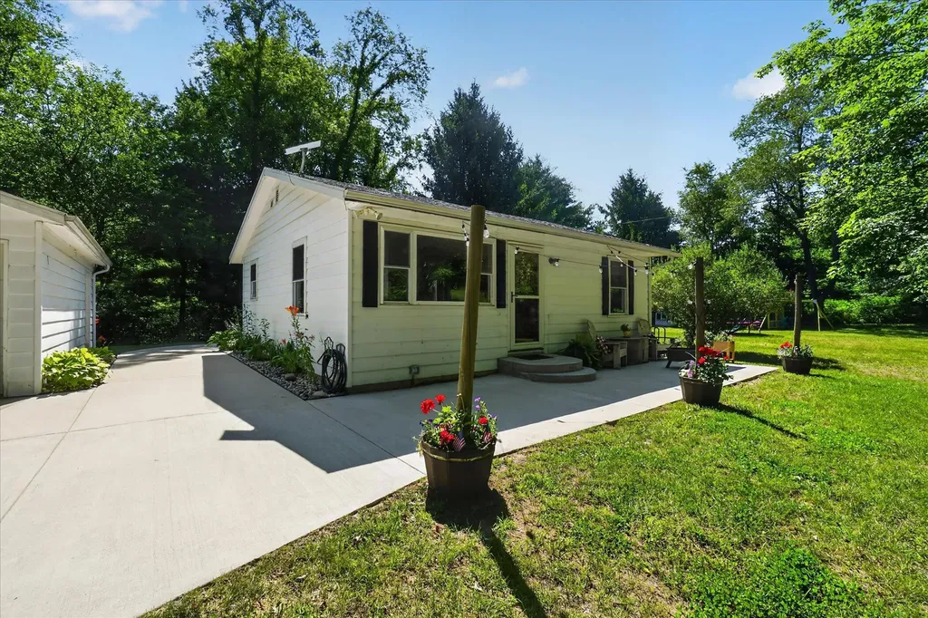 401 S Whitmore Road Hastings City MI 49058