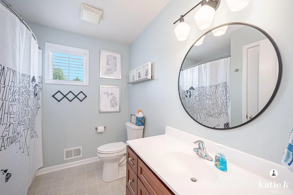 3432 Mason Ridge Drive NE Grand Rapids Charter Township MI 49525