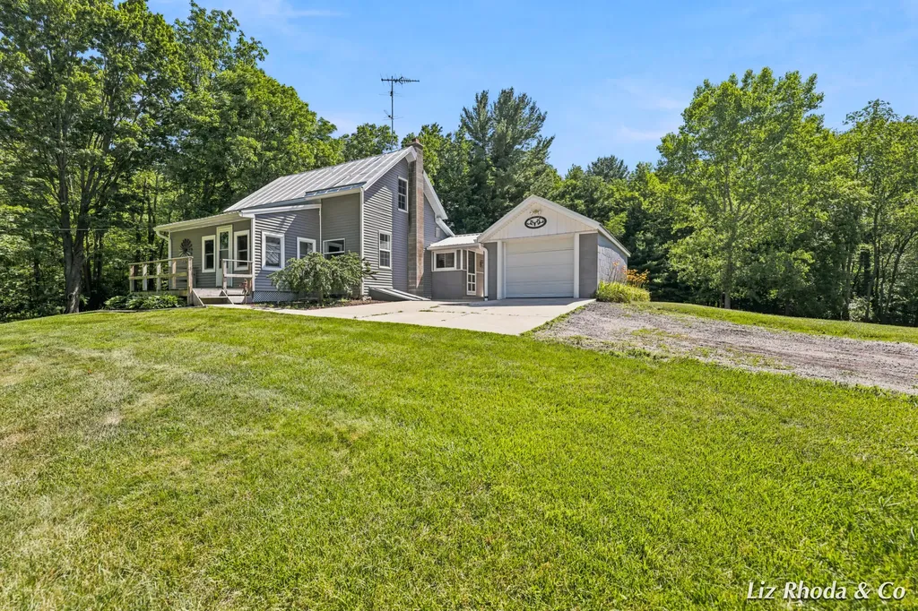 10240 Connelley Avenue NE Oakfield Township MI 48838