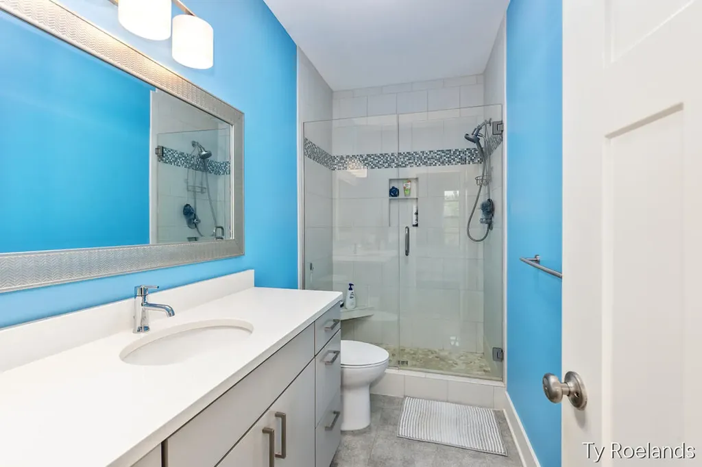 2034 Celadon Drive NE Grand Rapids Charter Township MI 49525