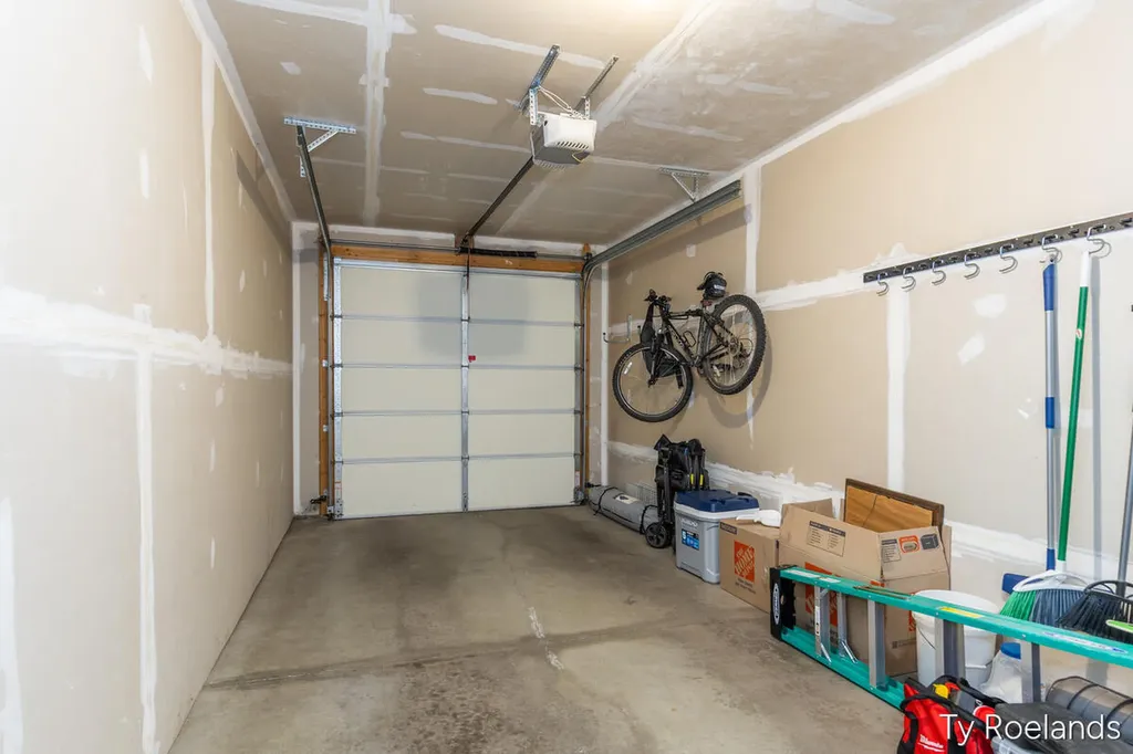 2034 Celadon Drive NE Grand Rapids Charter Township MI 49525