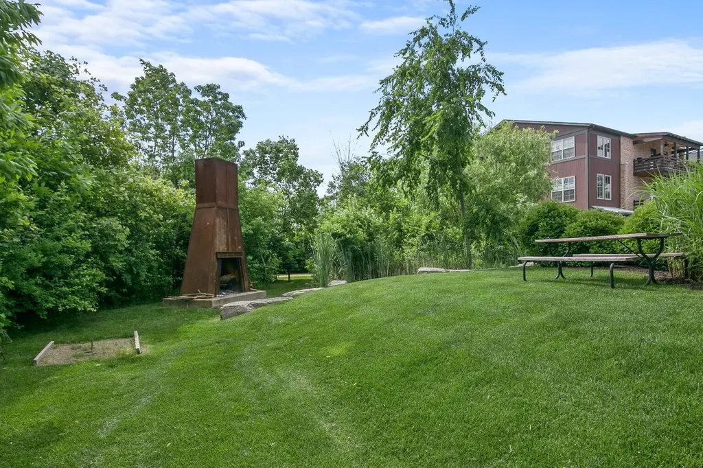 2034 Celadon Drive NE Grand Rapids Charter Township MI 49525