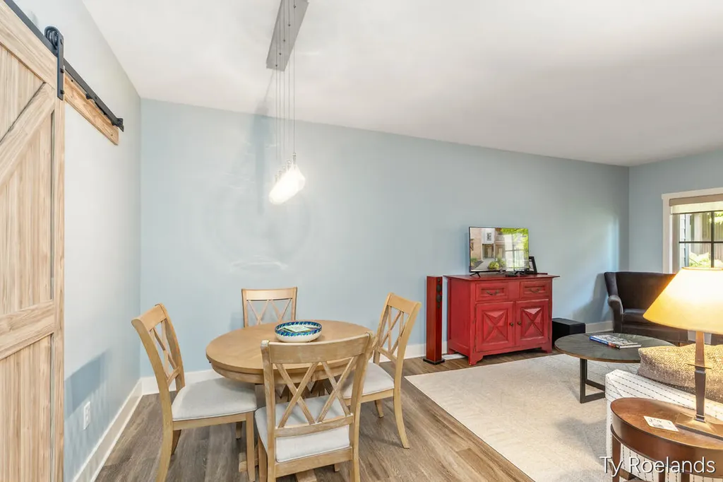 2034 Celadon Drive NE Grand Rapids Charter Township MI 49525